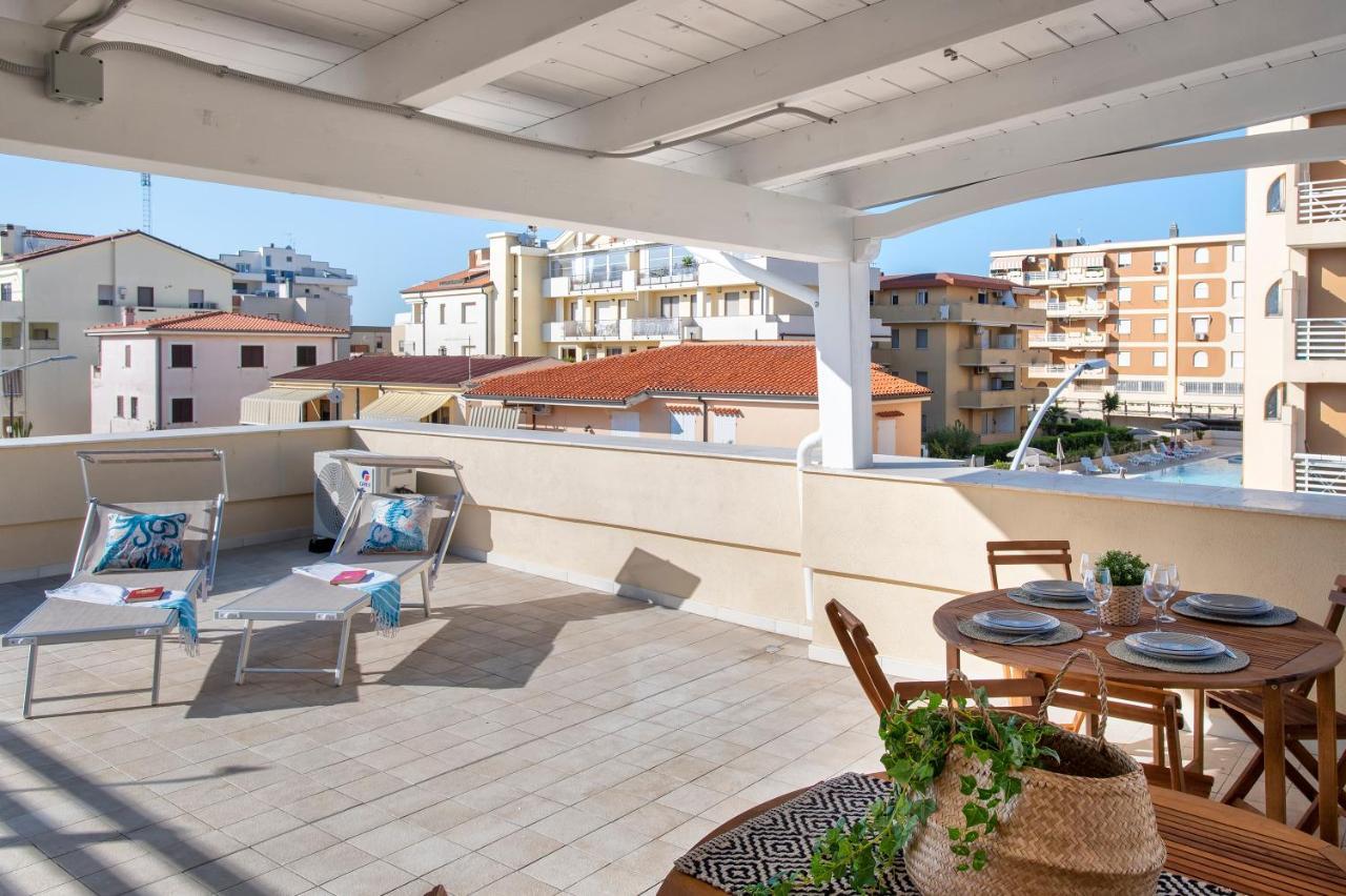 Pufferfish Apartment With Private Terrace Alghero Bagian luar foto