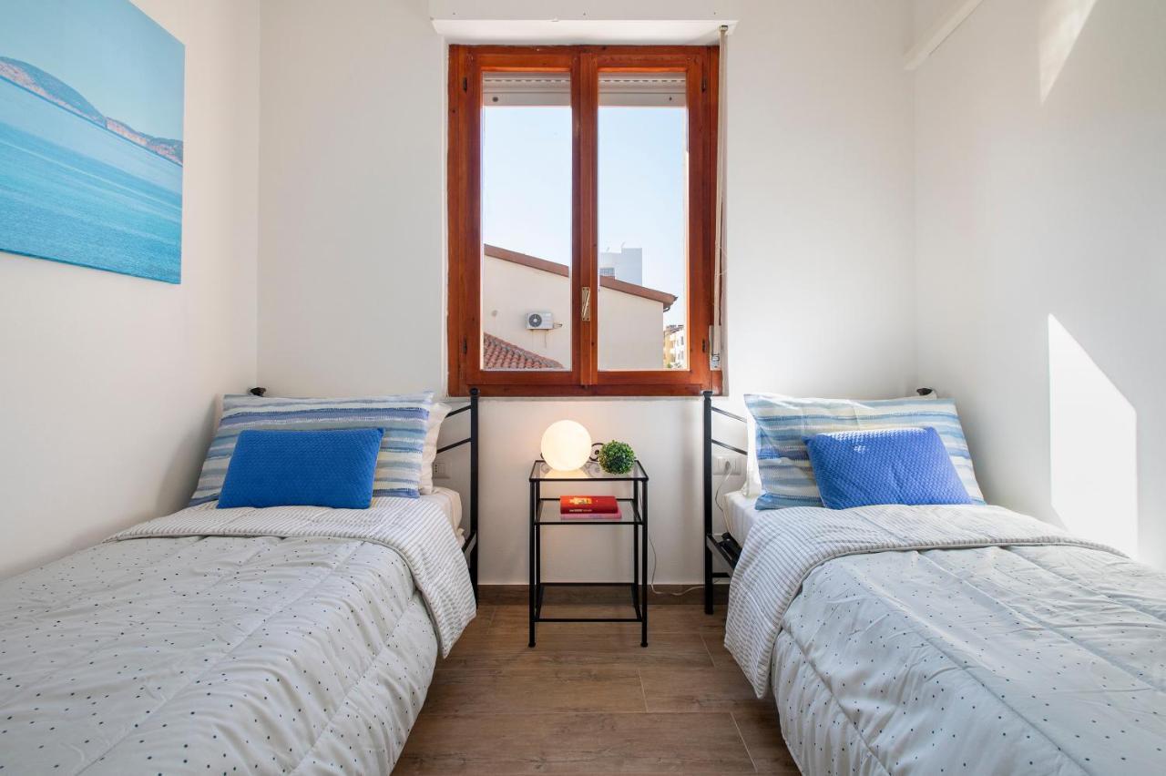 Pufferfish Apartment With Private Terrace Alghero Bagian luar foto