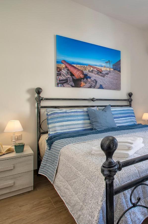 Pufferfish Apartment With Private Terrace Alghero Bagian luar foto